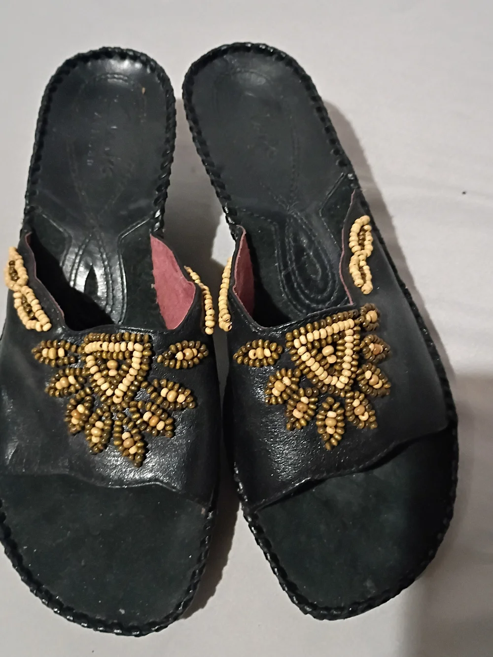 Clarks Artisan Black Leather Beaded Slip On Sandal Small Wedge 7M